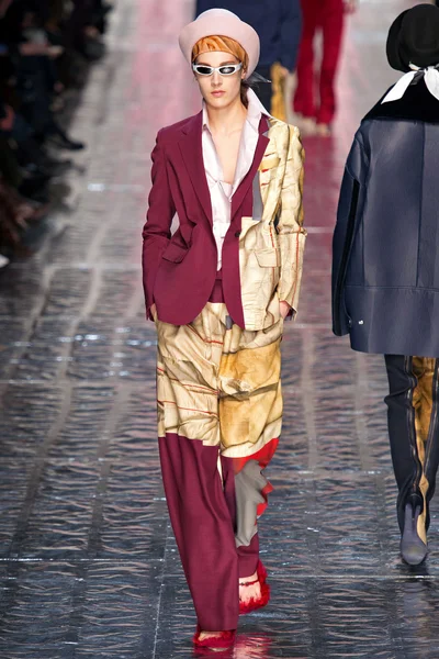 Look 17